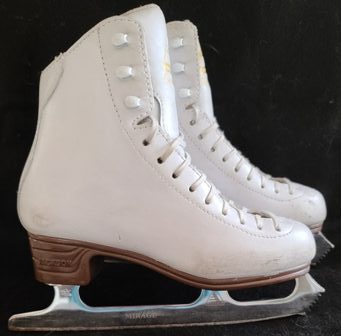 Jackson Classique Ice Skates size 2-1/2B