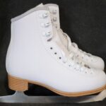 White Jackson Classic Model 200 size 3R and Mark I Stainless Steel Blades