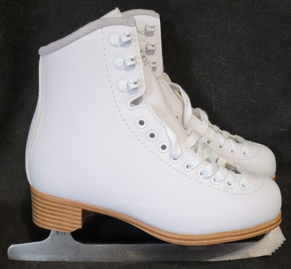 White Jackson Classic Model 200 size 3R and Mark I Stainless Steel Blades
