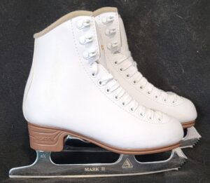 White Jackson Excel size 2-1/2C with Mark II Blades