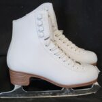 White Jackson Excel size 5 Ice Skates with Mark II Blades
