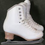 White Jackson Freestyle Ice Skate size 4R Excellent Condition with Aspire Blade