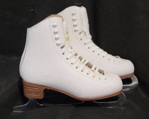 White Jackson Mystique size 6C
