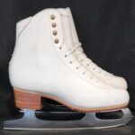 White Jackson figure skates, model unknown, size 6-1/2R