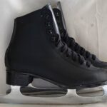 Black Riedell Model 1211 Ice Skates Size 2
