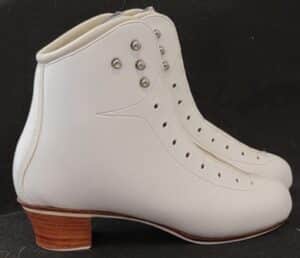 White Avanta Boots about size 5-1/2, no Blade