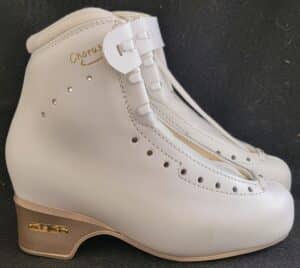 Edea Chorus size 225, American abt 5-1/2, white, no Blade