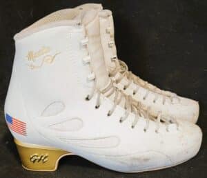 Golden Horse Maestro size 260 (American abt 9-1/2), no blade