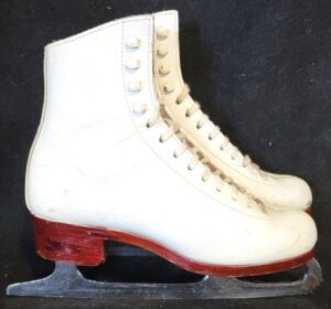 White Riedell Unknown Model size 6N (very narrow) and MK Single Star Blade
