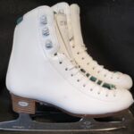 White Riedell Emerald size 4-1/2 in excellent condition