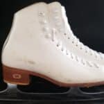 White Riedell Model 121 Size 4, no blade