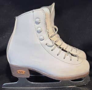 White Reidell Model 15 Ice Skate size 12j with Standard Stainless Steel Blade