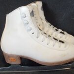 White Riedell Ice skates, Model 15, with Stainless Steel Blade, Good Condition