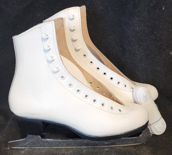 White, very narrow, New Riedell Model 21 size 3-1/2 with MK Basic blade