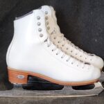 White size 5N Riedell Stride in excellent condition with MK Pro Blade