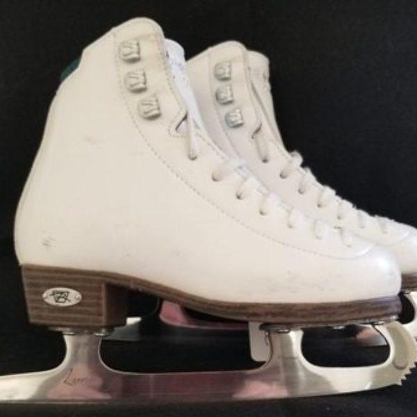 13½ D/C or 13½ B/A Riedell Royal Model Y55 Girls Ice Skating Boot  Size 13 D/C 